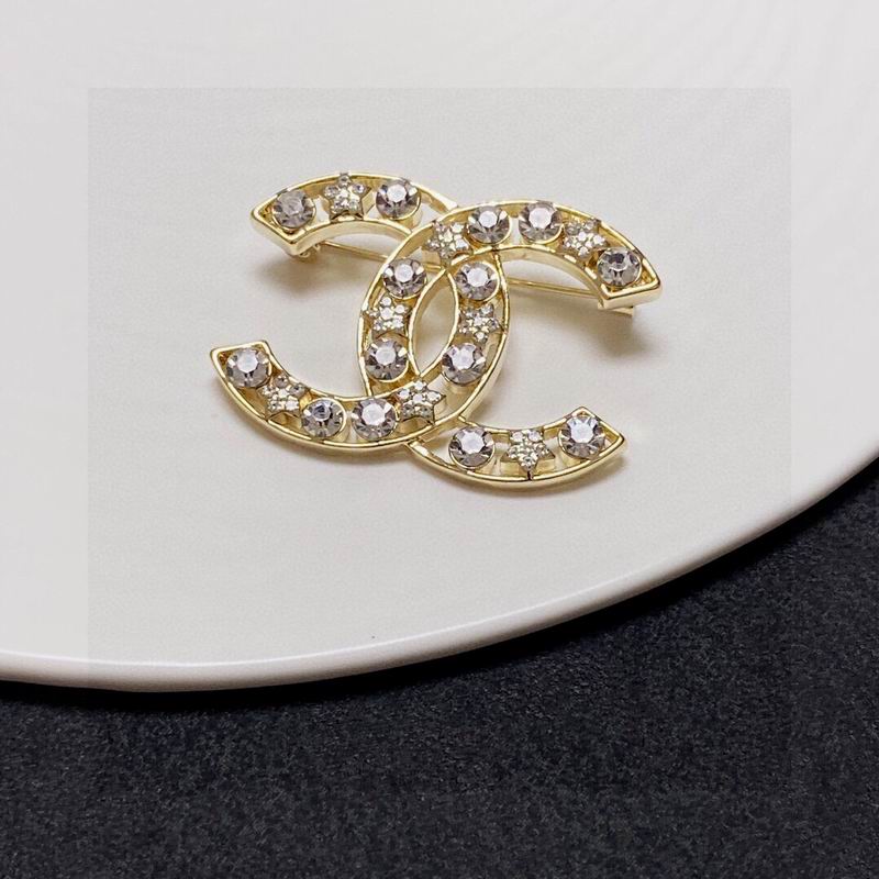 Chanel Brooch 3lyx248